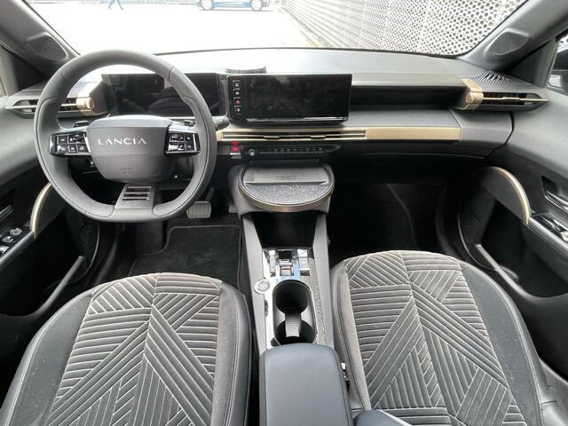 Lancia YPSILON 1.2 Turbo Hybrid LX Camera voor en Achter | Apple Carplay | Navigatie | 17" LMV