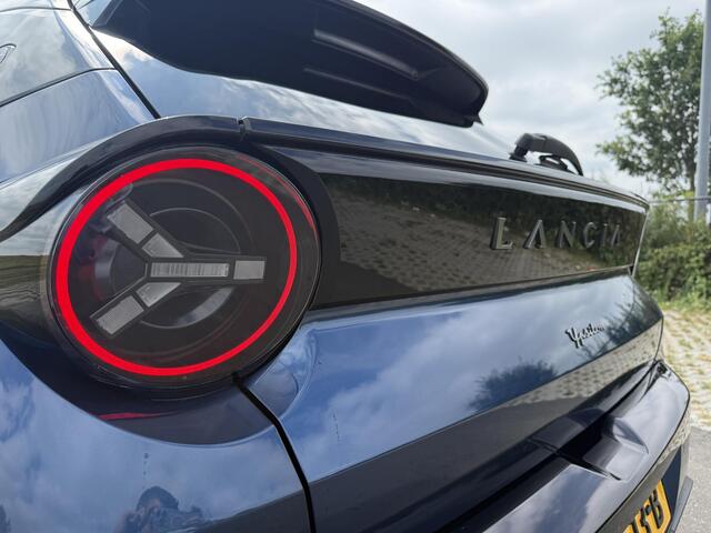 Lancia YPSILON 54 kWh | Demo | Voor + Achter Parkeercamera | Adaptive Cruisecontrol | S.A.L.A. Pro Met Navi |