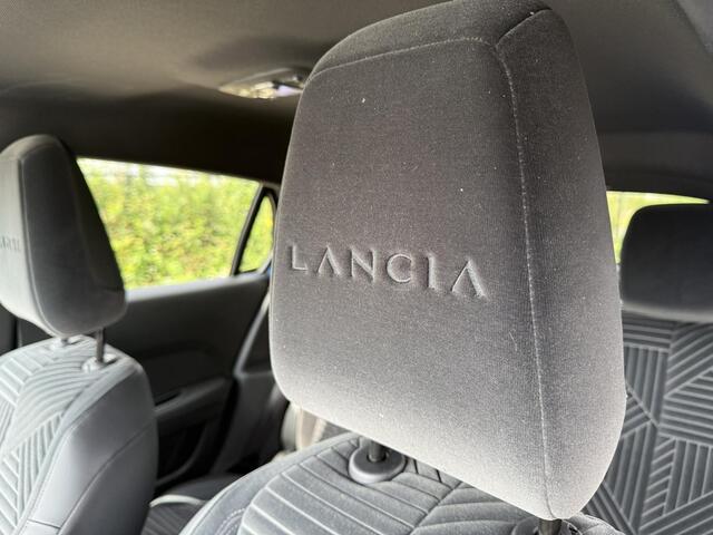 Lancia YPSILON 54 kWh | Demo | Voor + Achter Parkeercamera | Adaptive Cruisecontrol | S.A.L.A. Pro Met Navi |