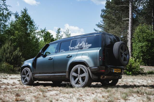 Land Rover DEFENDER P400E XS