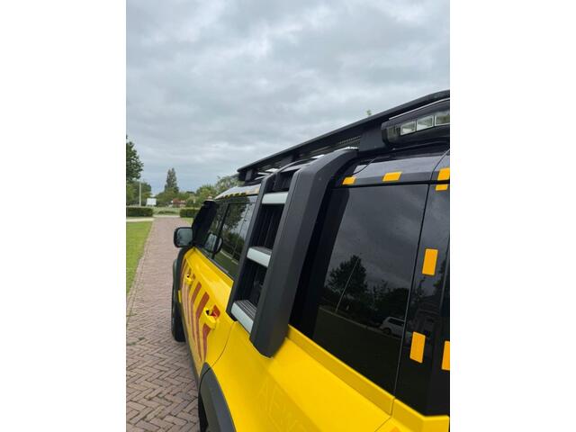 Land Rover DEFENDER 3.0 110 MHEV X-dynamic HSE 6 cil grijs kenteken