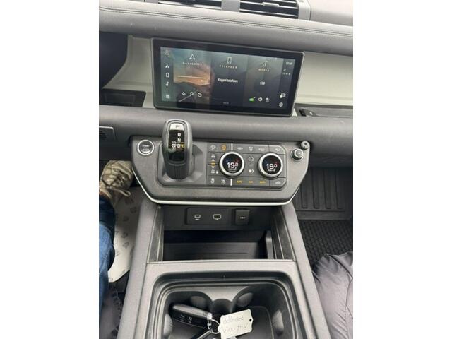 Land Rover DEFENDER 3.0 110 MHEV X-dynamic HSE 6 cil grijs kenteken
