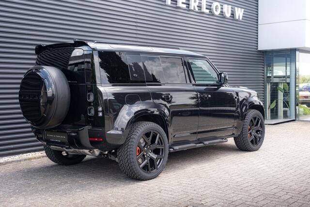 Land Rover DEFENDER 2.0 P300e 110 X-Dynamic HSE / Santorini Black / Ebony leather / Uitklapbare trekhaak