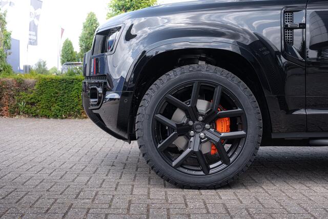 Land Rover DEFENDER 2.0 P300e 110 X-Dynamic HSE / Santorini Black / Ebony leather / Uitklapbare trekhaak