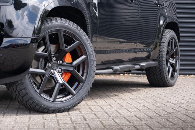 Land Rover DEFENDER 2.0 P300e 110 X-Dynamic HSE / Santorini Black / Ebony leather / Uitklapbare trekhaak