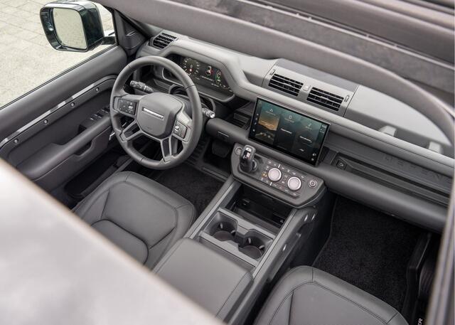 Land Rover DEFENDER P300e 110 X-Dynamic HSE | VERWACHT | Satin PPF Stealth | Alle Opties | 24" Vossen | Meridian Surround | Head-Up | Standkachel | 3-Zone Airco |