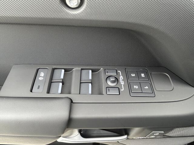 Land Rover DEFENDER 110 2.0 P300e 110 X-Dynamic HSE | Demo | Per direct leverbaar | Head-up Display | Middenconsole gekoeld |