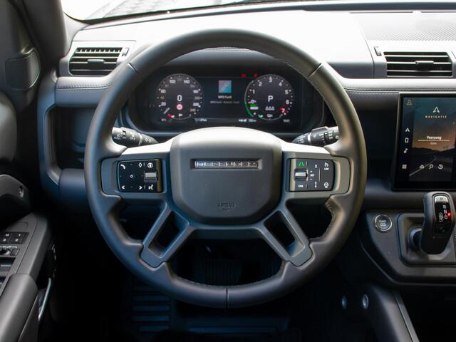 Land Rover DEFENDER 2.0 P300e 110 X-Dynamic l Urban velgen l Treeplank l Matt PPF l Uitlaatstukken l Trekhaak