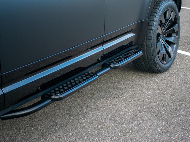 Land Rover DEFENDER 2.0 P300e 110 X-Dynamic l Urban velgen l Treeplank l Matt PPF l Uitlaatstukken l Trekhaak