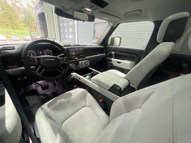 Land Rover DEFENDER 110 P300e X-Dynamic HSE | Head-Up | ClearSight | Trekhaak | Black Pack | 22 Inch
