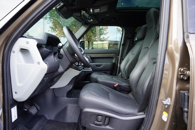 Land Rover DEFENDER 110 P 400 E HSE Urban Spec 6 Persoons Panoramaroof Side Steps