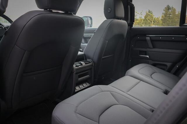 Land Rover DEFENDER 110 P300e 110 X-Dynamic SE ADAPTIVE CRUISE | 360 CAMERA | PANORAMADAK | VOORRUITVERWARMING | MERIDIAN | ELEKTRISCHE STOELEN | STUURVERWARMING |