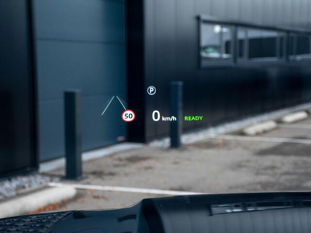 Land Rover DEFENDER 110 2.0 P300e 110 X-Dynamic HSE l NP ¤128.562 l Torque vectoring l Schuif-/kantel Panorama dak l 22 Inch