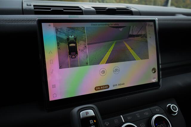 Land Rover DEFENDER 110 P300e X-Dynamic SE ADAPTIVE CRUISE | 360 CAMERA | PANORAMADAK | VOORRUITVERWARMING | MERIDIAN | ELEKTRISCHE STOELEN | STUURVERWARMING |