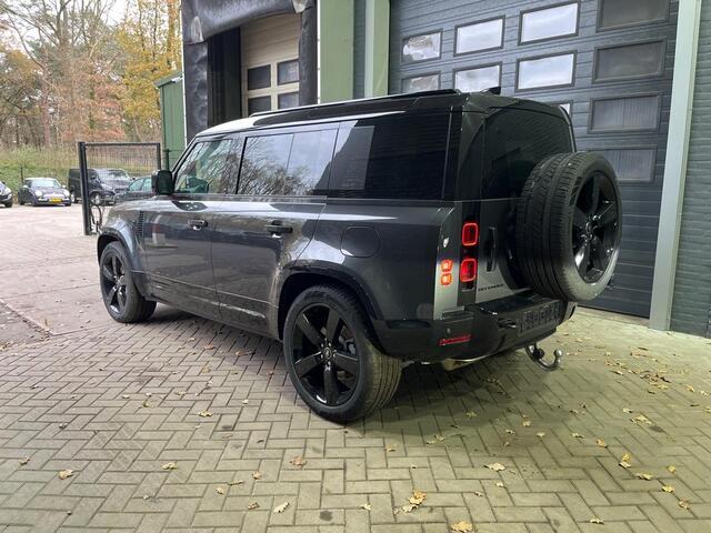 Land Rover DEFENDER P300e 110 X-Dynamic HSE | Black Pack | ClearSight | Meridian Surround | 22 Inch | Trekhaak | ACC