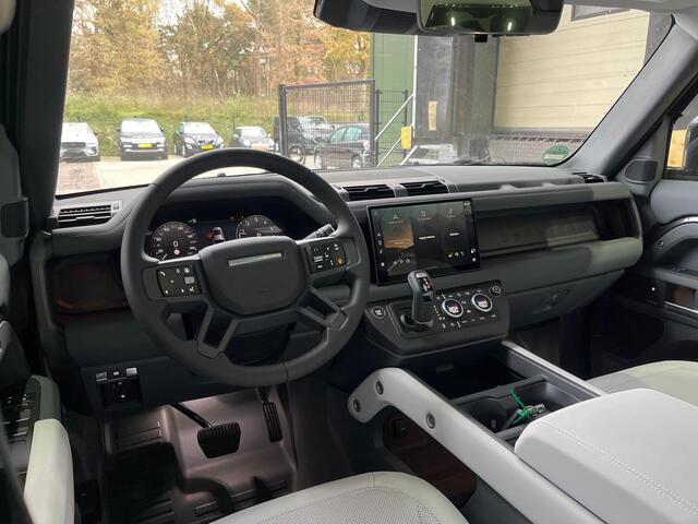 Land Rover DEFENDER P300e 110 X-Dynamic HSE | Black Pack | ClearSight | Meridian Surround | 22 Inch | Trekhaak | ACC