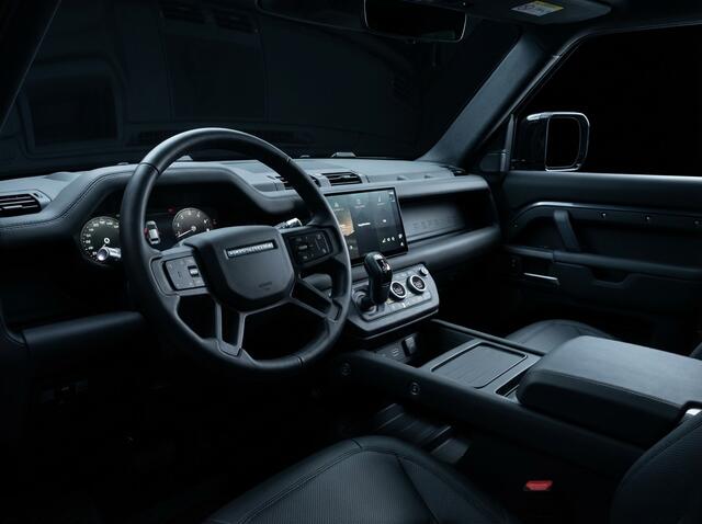 Land Rover DEFENDER 110 2.0 P300e 110 X-Dynamic HSE | HNP ¤ 125.035,- | Elec Trekhaak | Black Pack