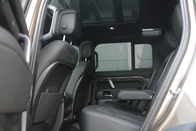 Land Rover DEFENDER 110 3.0 P400 110 X-Dynamic HSE