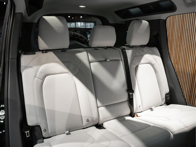 Land Rover DEFENDER 110 URBAN X-Dynamic HSE 2.0 P300e 110 23 Inch Light Cloud Interior