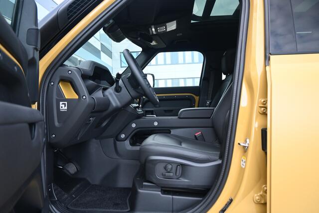 Land Rover DEFENDER 110 2.0 P300e 110 Trophy Edition Deep Sandglow Yellow