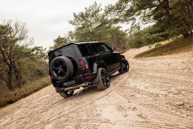 Land Rover DEFENDER 110 2.0 P300e 110 X-Dynamic HSE HUD 22inch 5 jaar garantie