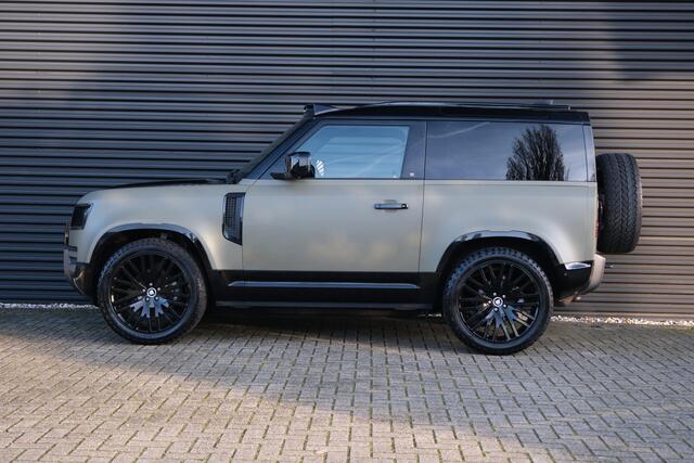 Land Rover DEFENDER 3.0 D200 90 MHEV X-Dynamic SE | Grijs kenteken | Verstralers | 22'' Black Crow | Wrap |