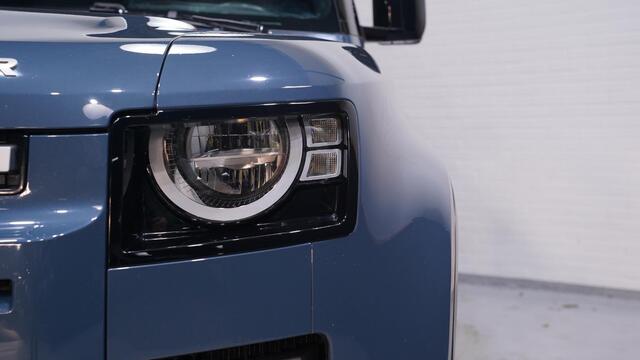 Land Rover DEFENDER Landrover 3.0 D250 110 Grijs Kenteken 3-Zits Leder Zwart 360 Camera, Navi, Apple Carplay, LED Koplampen
