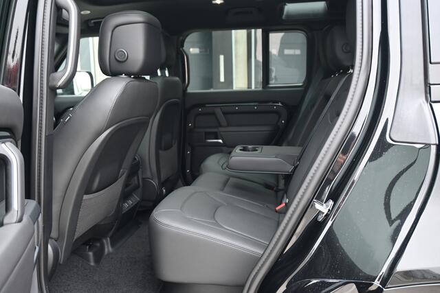 Land Rover DEFENDER 110 2.0 P300e 110 X-Dynamic HSE