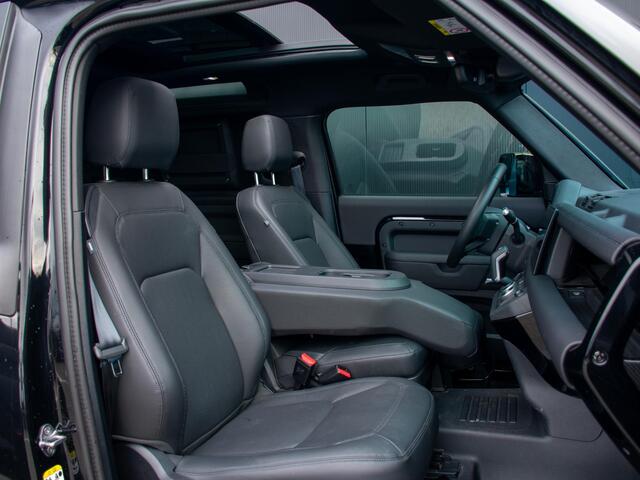 Land Rover DEFENDER 3.0 D200 90 MHEV S l URBAN l Torque vectoring l Carbon l Jumpseat l Trekhaak l Grijs Kenteken