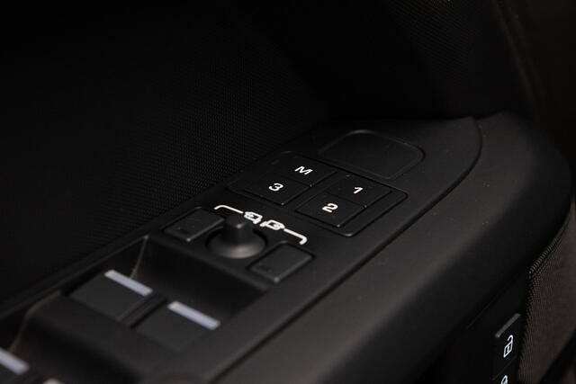 Land Rover DEFENDER 110 2.0 P300e 110 X-Dynamic SE