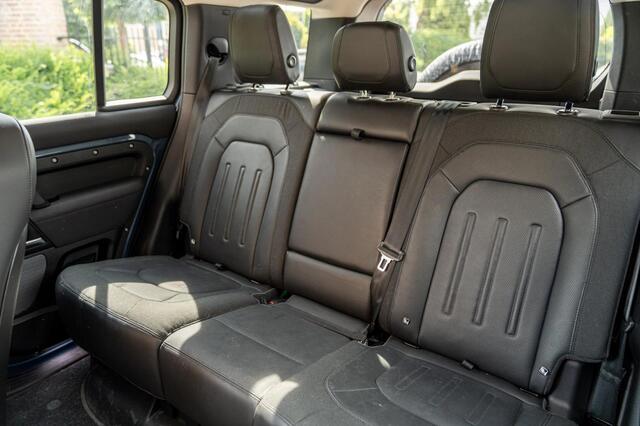 Land Rover DEFENDER 110 3.0 P400 110 X-Dynamic S 5 Persoons Luchtvering Trekhaak LED Camera Urban 19''