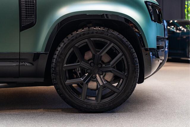 Land Rover DEFENDER Urban Matte Pine Green P400e 110 SE Dynamic XS Edition