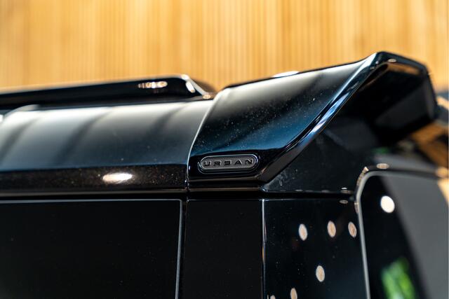 Land Rover DEFENDER Urban Matte Pine Green P400e 110 SE Dynamic XS Edition