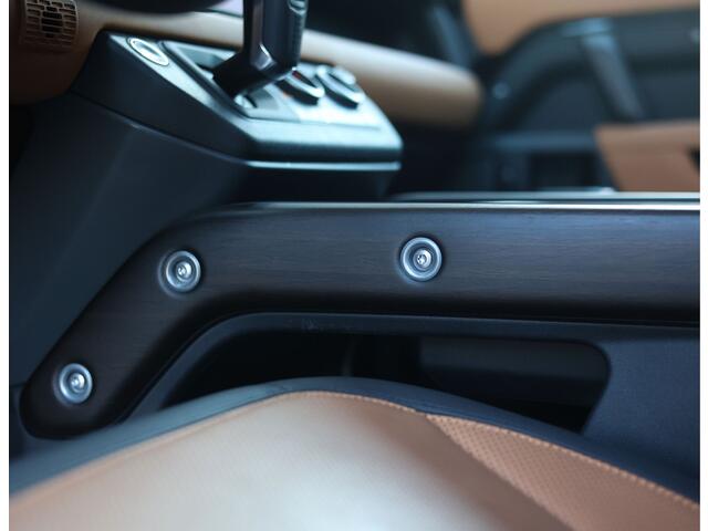 Land Rover DEFENDER 110 P400e 110 X | Pano - HUD - Meridian