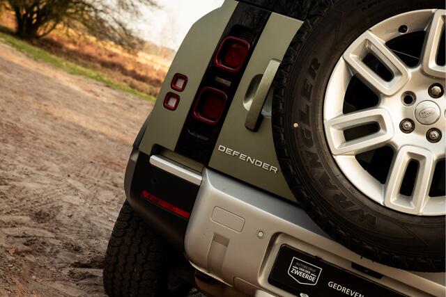 Land Rover DEFENDER 110 2.0 P300e Garantie t/m 2030 Unieke kleuren combinatie