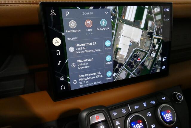 Land Rover DEFENDER 110 2.0 P400e 110 X / Panoramadak / Elektr. verstelbare voorstoelen + memory / Matrix LED / Rondomzichtcamera / HUD / Koelkast in armleuning / Head-up / Apple Carplay - Android Auto / Stoelkoeling & verwarming / Luchtvering / Meridian Surround Sound / Ele