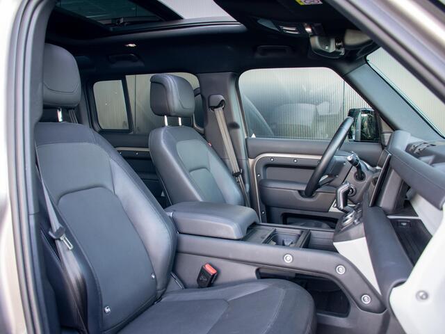 Land Rover DEFENDER 110 2.0 P400e 110 Dynamic HSE | mat blauwe wrapp | trekhaak | Schuif-/ kantel dak | Stoelkoeling | 22"