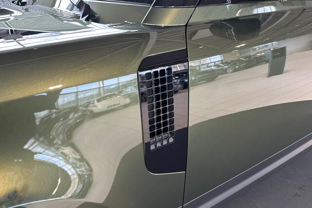 Land Rover DEFENDER 110 2.0 P300e 110 Forest Edition Panoramadak Trekhaak Cold Climate