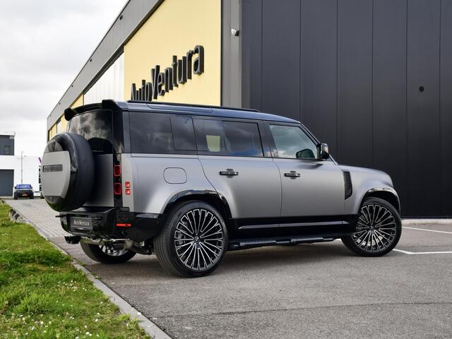 Land Rover DEFENDER 110 2.0 P300e 110 X-Dynamic HSE l Matt Wrap l Schuif-/kantel Panorama dak l Black Pack l Treeplanken l Spoiler l Wheelcover l 20 Inch l