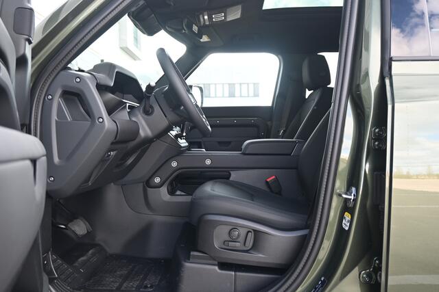 Land Rover DEFENDER 110 2.0 P300e 110 Dynamic SE Edition