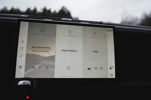 Land Rover DEFENDER D300 HSE X-Dynamic BTW. Offroad klaar lier , rocksliders