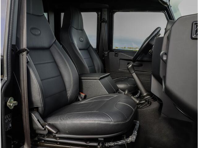 Land Rover DEFENDER 2.2 D SW 110" XTech 6.575 KM in Concoursstaat