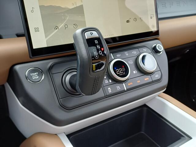 Land Rover DEFENDER 110 P300e 300pk AWD 110 Dynamic HSE Edition | NIEUW - 0 km | Bruin leder | Head-up Display | Gekoelde stoelen |