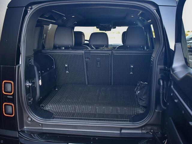 Land Rover DEFENDER 110 2.0 P300e 110 X-Dynamic HSE l Schuif-/kantel Panorama dak l Black Pack l 22 Inch l Trekhaak l 2026 model