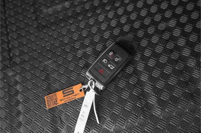 Land Rover DEFENDER 110 2.0 D240 110 HSE 7-Pers Pano Trekhaak ACC Meridian