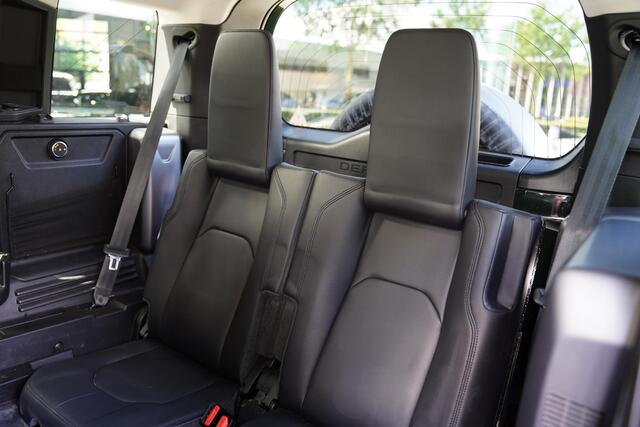 Land Rover DEFENDER P400 110 X-Dynamic 7p. URBAN