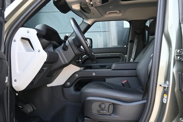 Land Rover DEFENDER 110 2.0 P300e 110 X-Dynamic HSE