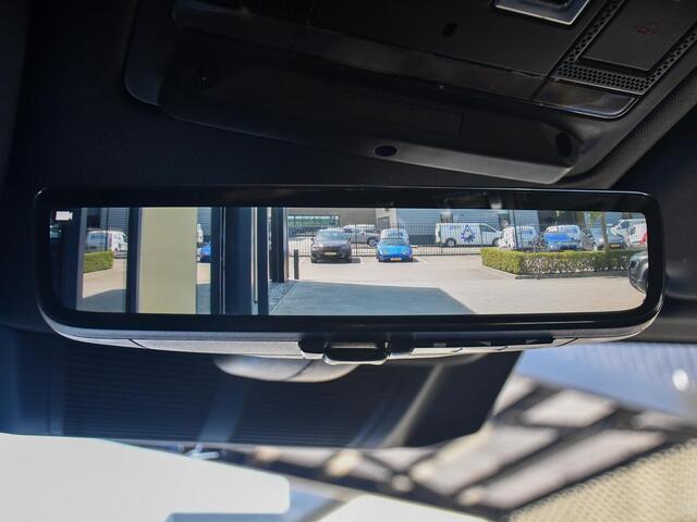 Land Rover DEFENDER 110 2.0 P400e l Schuif-/kantel Panorama dak l Black Pack l Stuurwielverwarming l Trekhaak l Treekplank