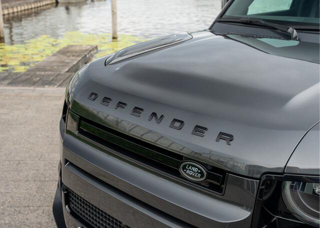 Land Rover DEFENDER 110 P300e 110 X-Dynamic HSE | Outland Edition II | Full Options | Koelkast | Carpathian Grey | Ebony leder |