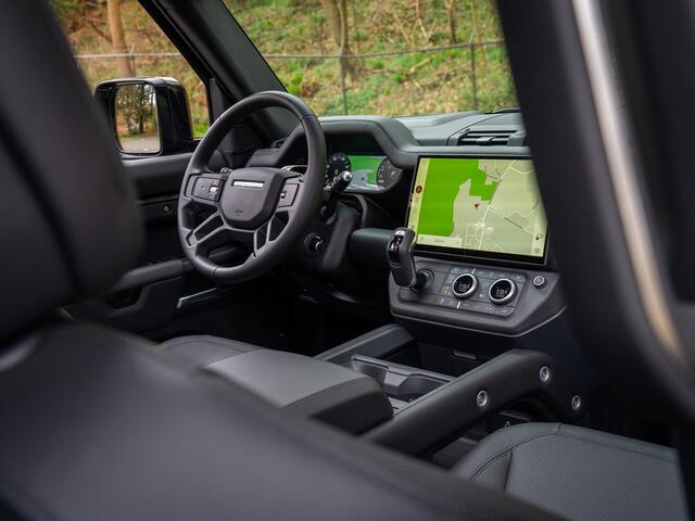 Land Rover DEFENDER 110 2.0 P300e 110 X-Dynamic HSE MY2026 | Pano | 22inch | Blackpack | Luchtvering | Towing Pack